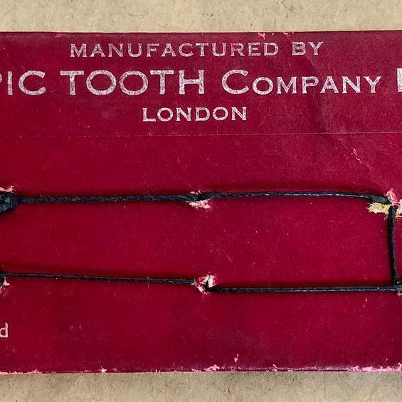 etiqueta Manufactured by Pic Tooth Company London